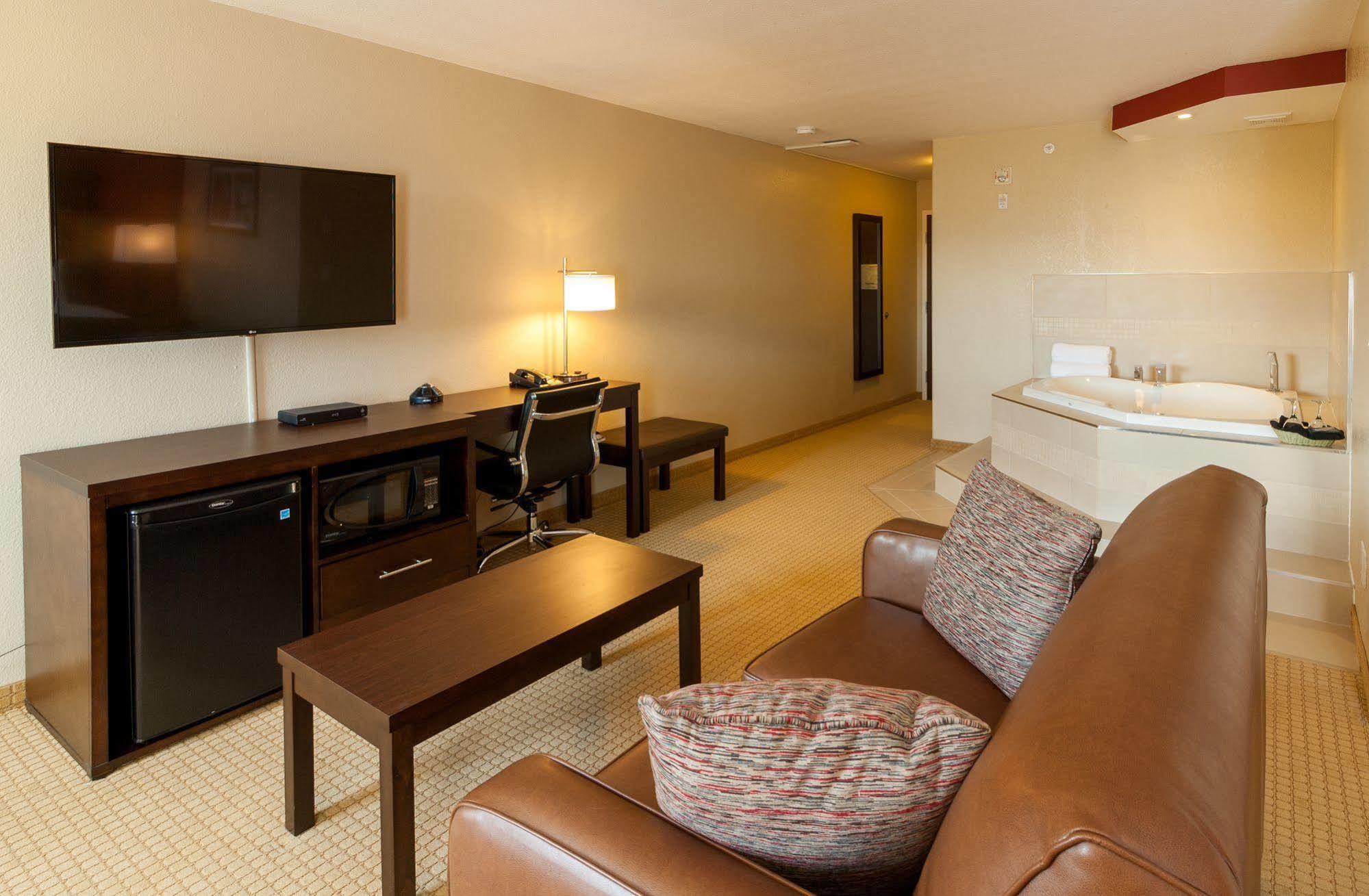 The Kanata Inns Invermere Eksteriør billede