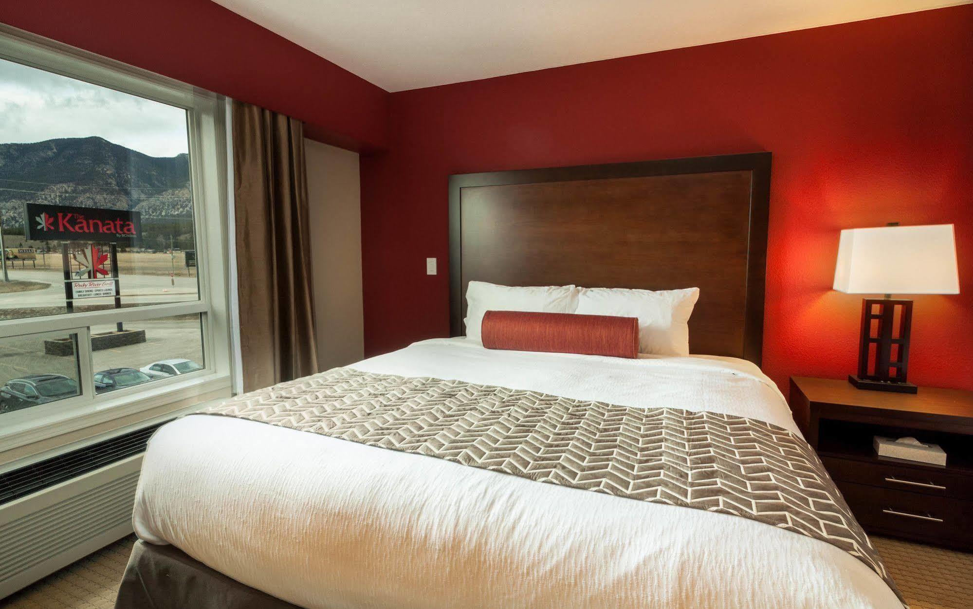 The Kanata Inns Invermere Eksteriør billede
