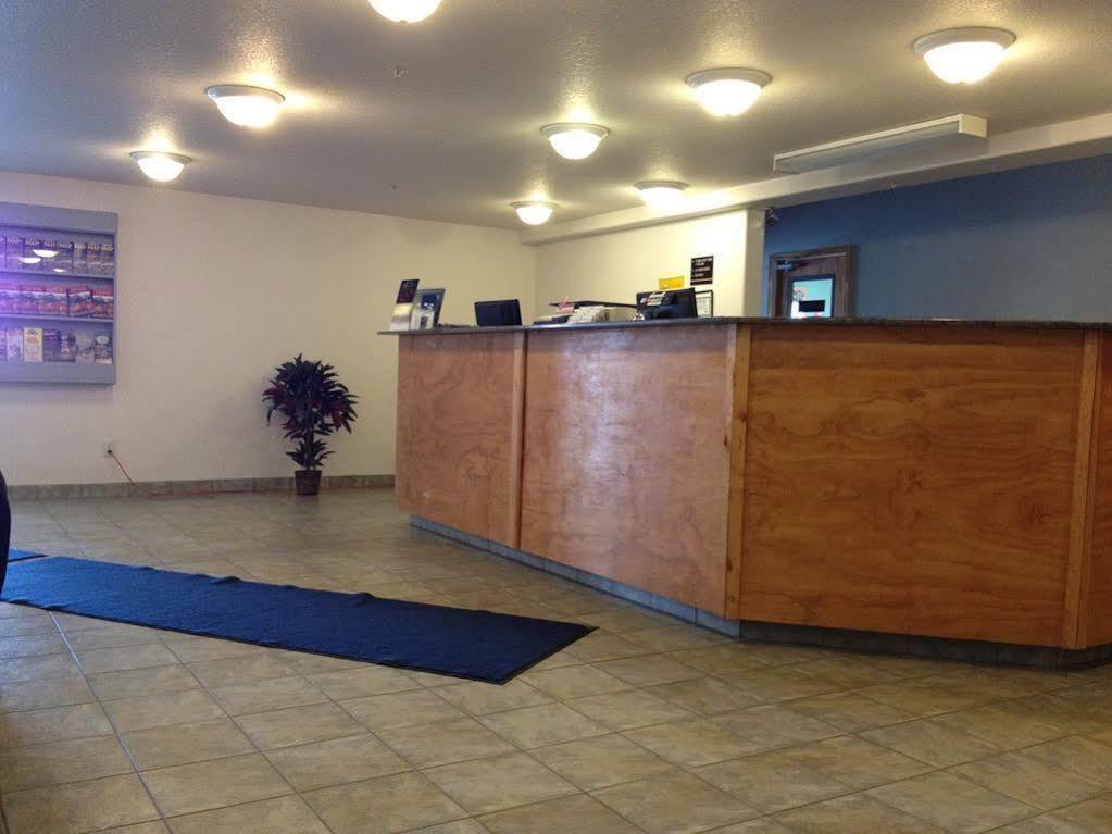 The Kanata Inns Invermere Eksteriør billede