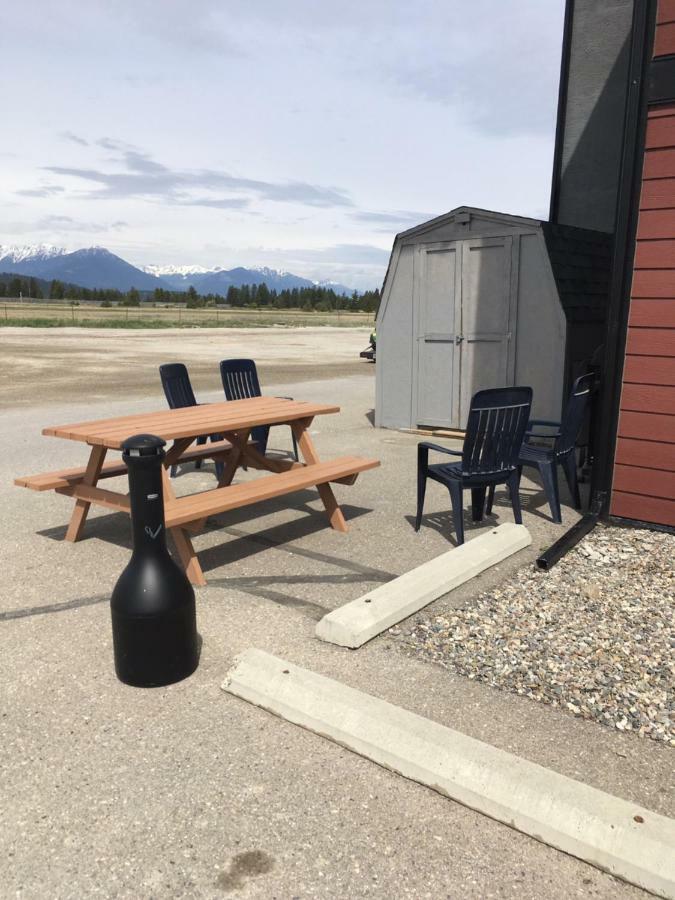 The Kanata Inns Invermere Eksteriør billede