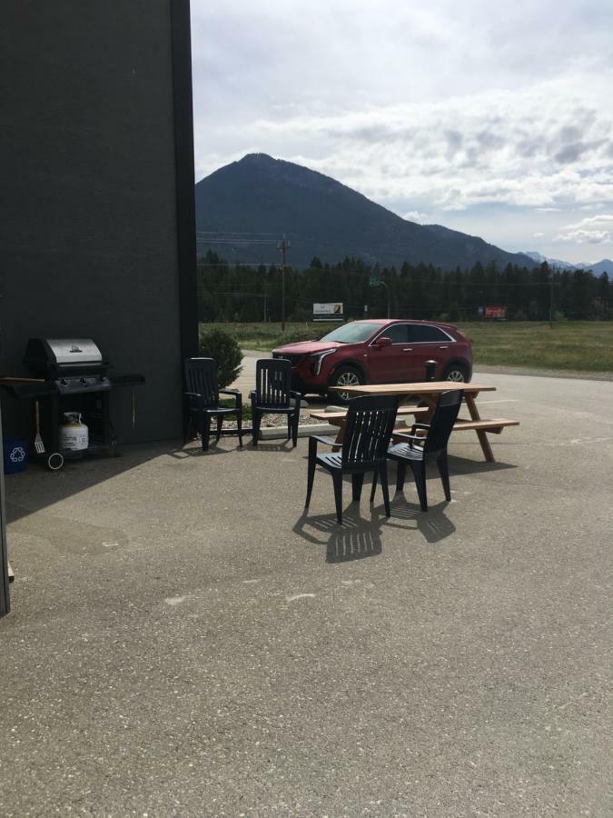 The Kanata Inns Invermere Eksteriør billede